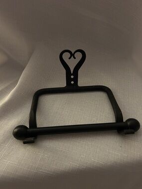 Black Heart Accent Wall Towel Holder